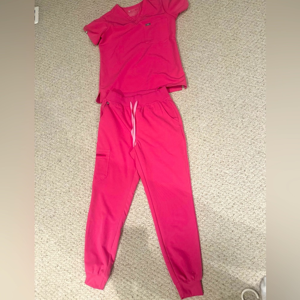 FIGS pink scrub set.